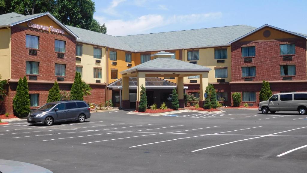 Comfort Suites Morrow- Atlanta South - image 3