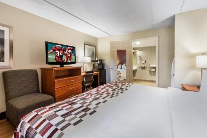 Red Roof Inn Morton Grove - image 10