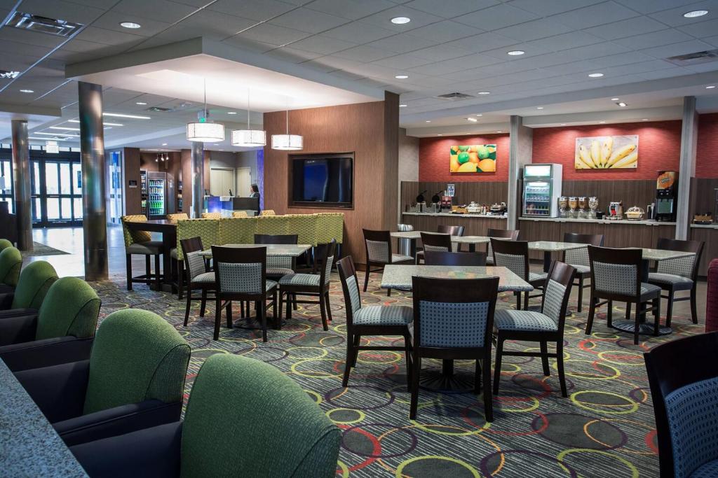 Fairfield Inn & Suites Moscow - image 5