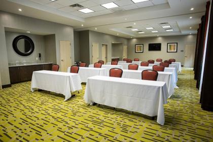 Fairfield Inn & Suites Moscow - image 8