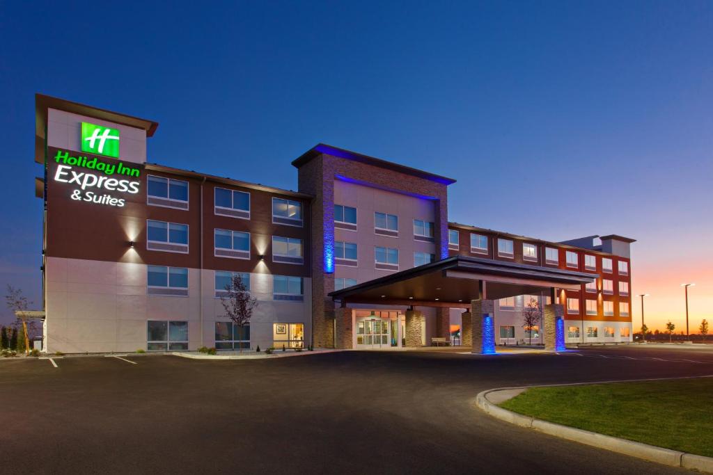 Holiday Inn Express & Suites - Moses Lake an IHG Hotel - main image