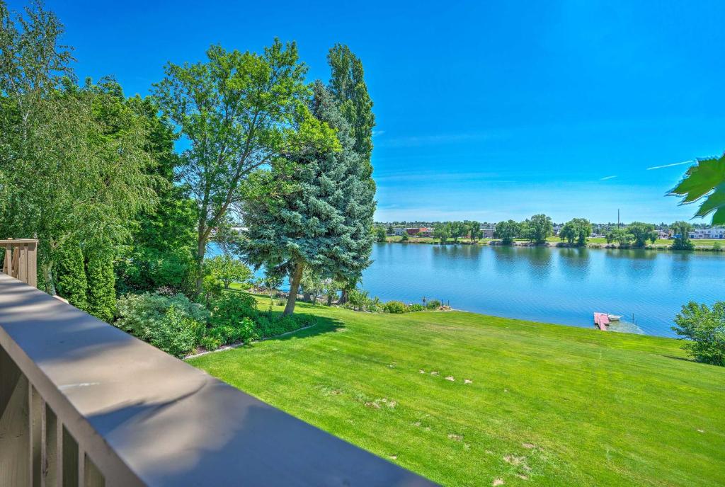 Lake House with Dock and Hot Tub 1Mi to Surf n Slide - image 6