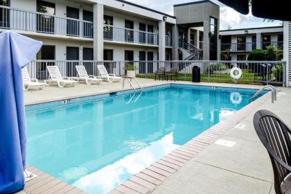 Quality Inn Moss Point - image 6