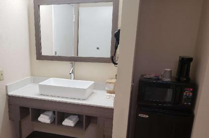 Red Roof Inn Moss Point - image 13