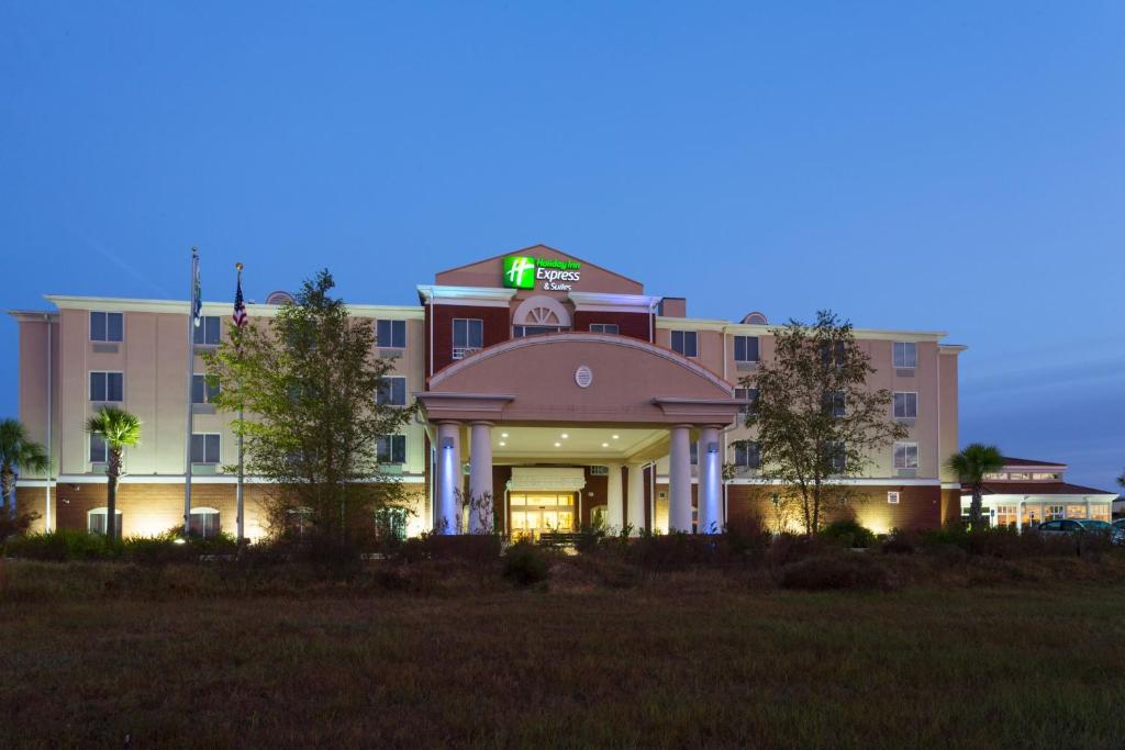 Holiday Inn Express & Suites Moultrie an IHG Hotel - image 7