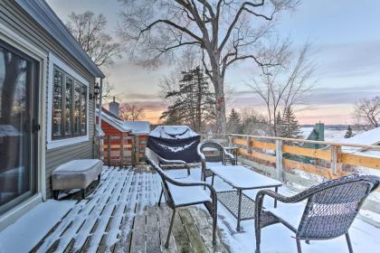 Mound Home with Deck 5 Minutes to Lake Minnetonka! - image 11