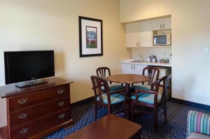 Hampton Inn Mount Airy - image 13