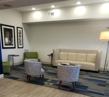 Holiday Inn Express Hotel & Suites Mount Airy an IHG Hotel - image 2