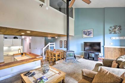 Cozy Condo with Porch Walk to Crested Butte Ski Lift - image 9