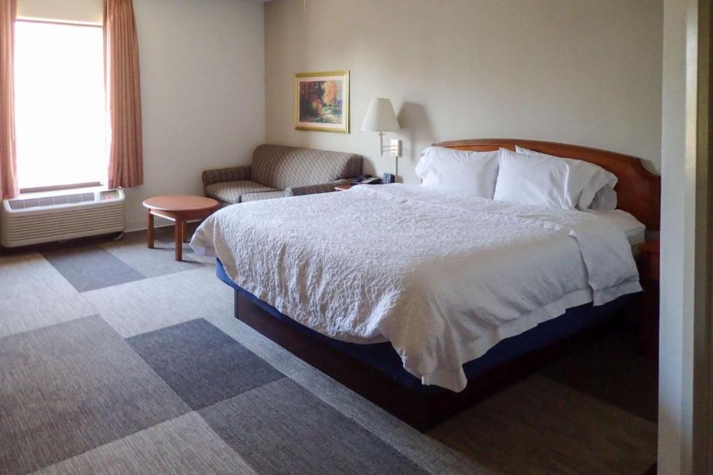 Comfort Inn & Suites Mt. Holly - Westampton - main image