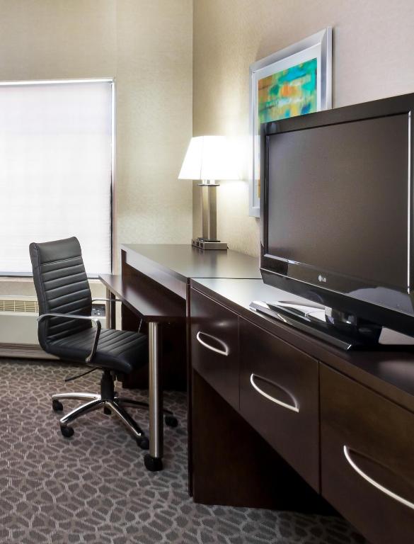 Holiday Inn Express & Suites Burlington - Mount Holly - image 7