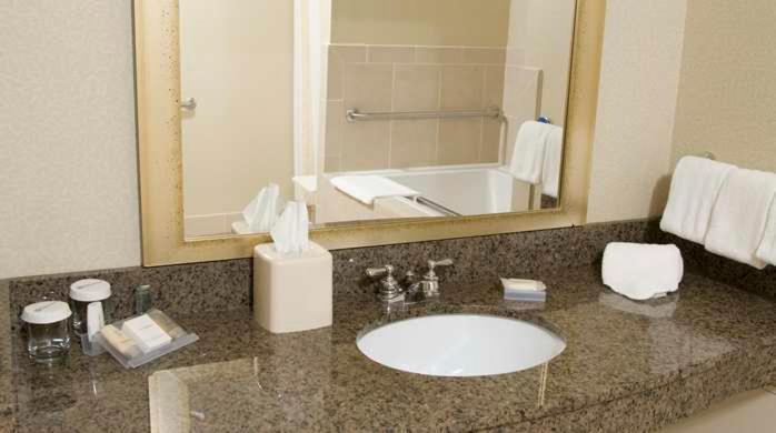 Hilton Garden Inn Mount Holly/Westampton - image 4