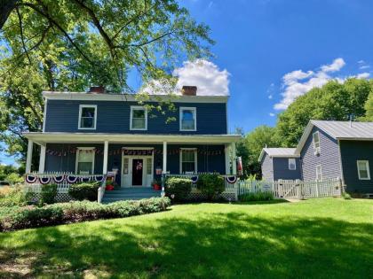 Family Farmhouse Inn mount Jackson Virginia