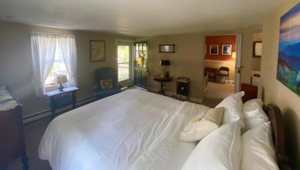 Family Farmhouse Inn - image 15