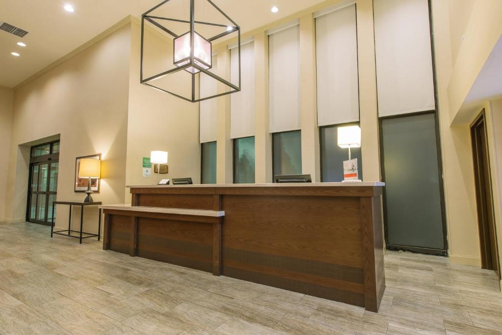 Holiday Inn Mount Kisco-Westchester County an IHG Hotel - image 2