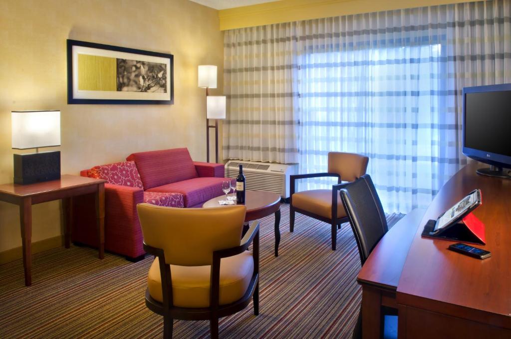 Courtyard by Marriott Mt. Laurel - image 7