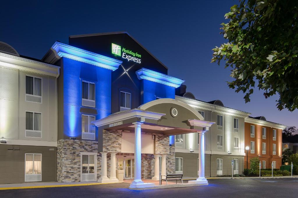 Holiday Inn Express Philadelphia-Mt. Laurel an IHG Hotel - main image