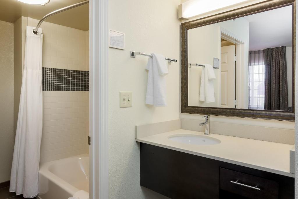 Staybridge Suites-Philadelphia/Mount Laurel - image 5