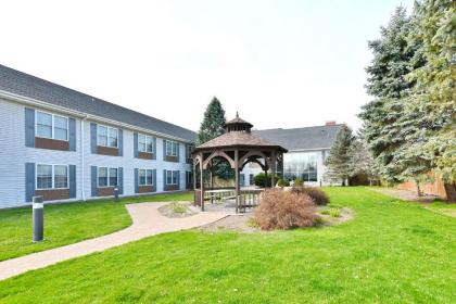 Country Inn & Suites by Radisson Mount Morris NY - image 1