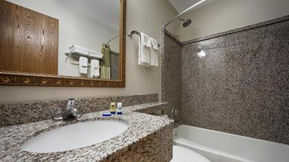 Best Western Mount Pleasant Inn - image 10