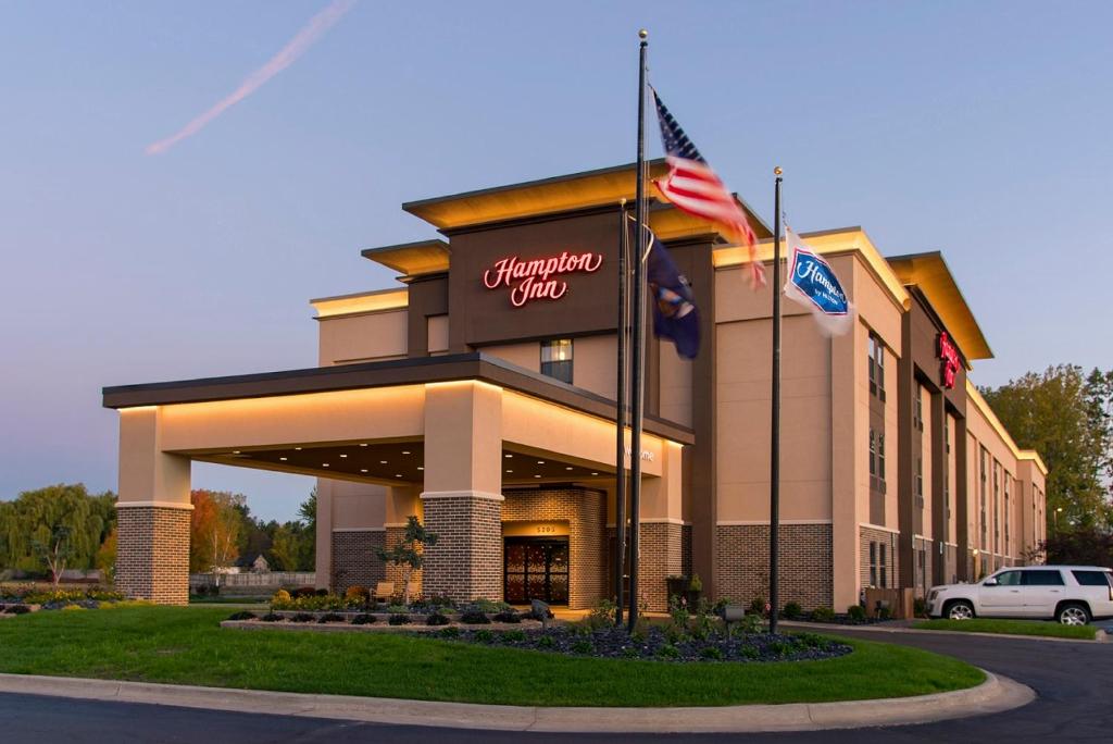 Hampton Inn Mount Pleasant - main image