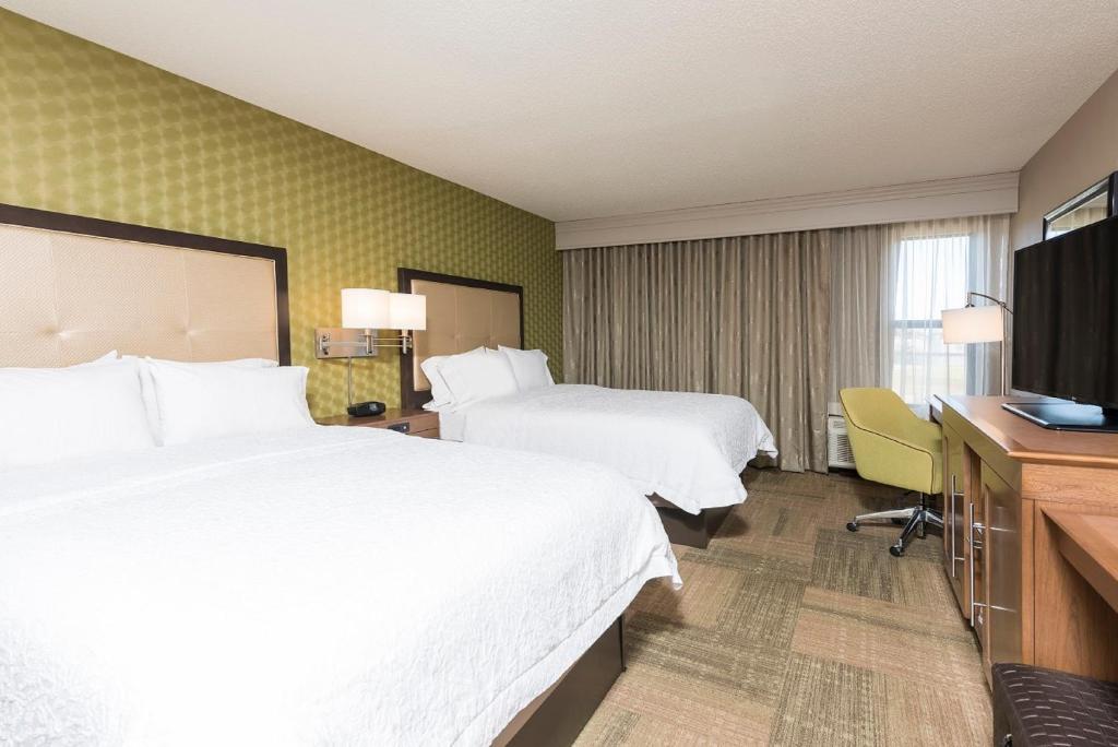 Hampton Inn Mount Pleasant - image 3