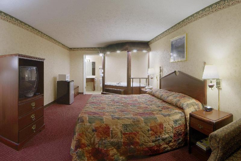 Americas Best Value Inn & Suites Mt. Pleasant - image 3