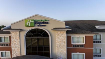 Holiday Inn Express Hotel & Suites Mount Pleasant an IHG Hotel - image 4