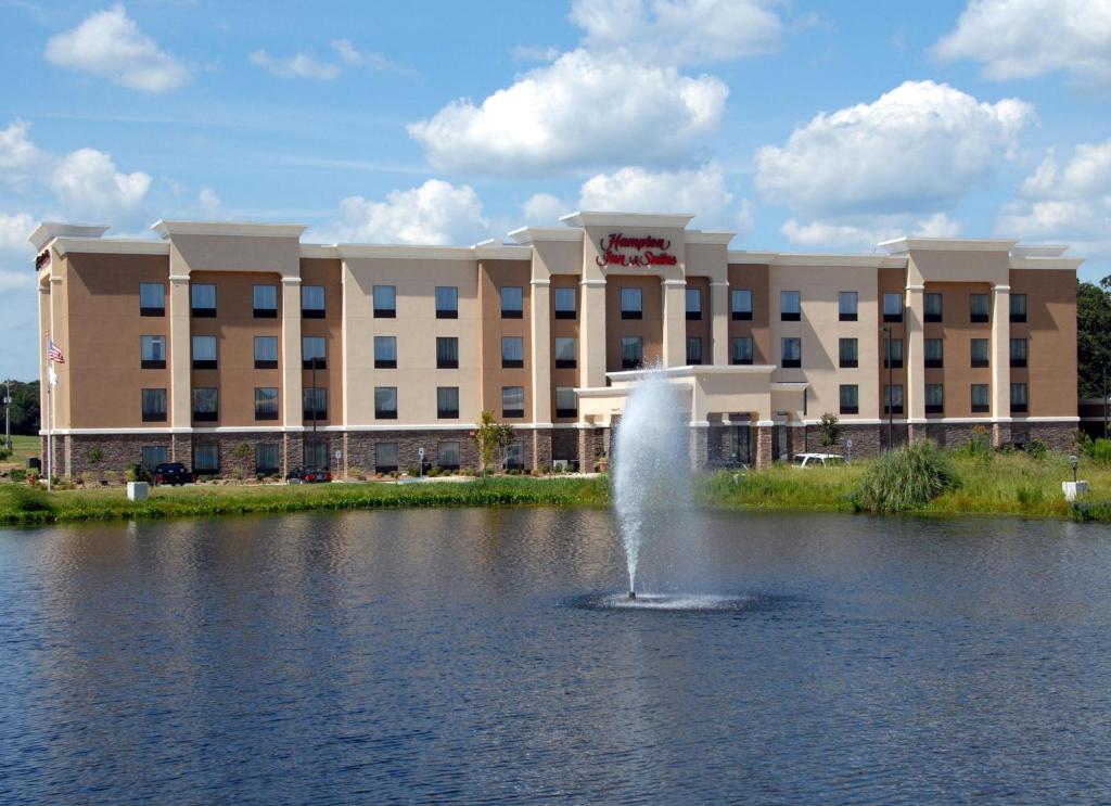 Hampton Inn & Suites Mount Pleasant - main image