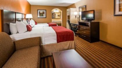 Best Western Mount Pleasant Inn - image 4