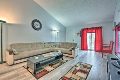 Mount Pocono Condo with Balcony - Near Mt Airy Casino - image 4