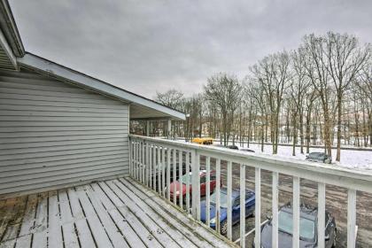 Mount Pocono Condo with Balcony - Near Mt Airy Casino - image 9