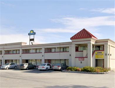 Days Inn by Wyndham Mt. Sterling - image 2