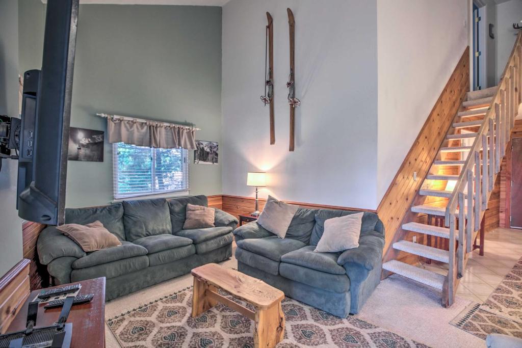 Slopeside Condo with Balcony and Ski Hill Views! - image 5