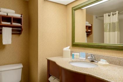 Hampton Inn Mt. Vernon - image 8