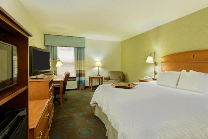 Hampton Inn Mt. Vernon - image 9