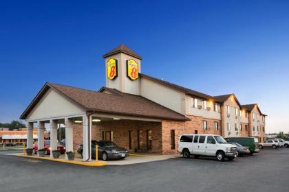 Super 8 by Wyndham Mount Vernon IL - image 2