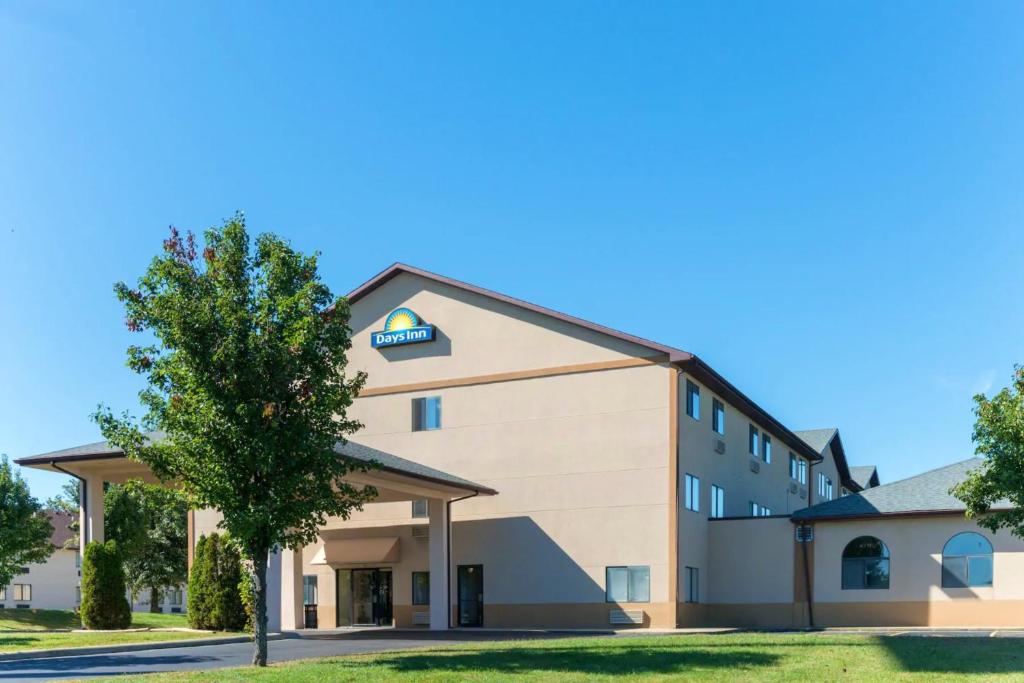 Days Inn by Wyndham Mount Vernon - main image