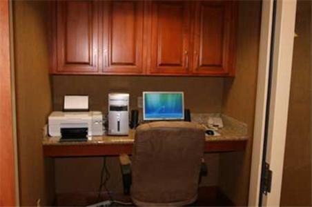 Hampton Inn Mountain Home - image 7