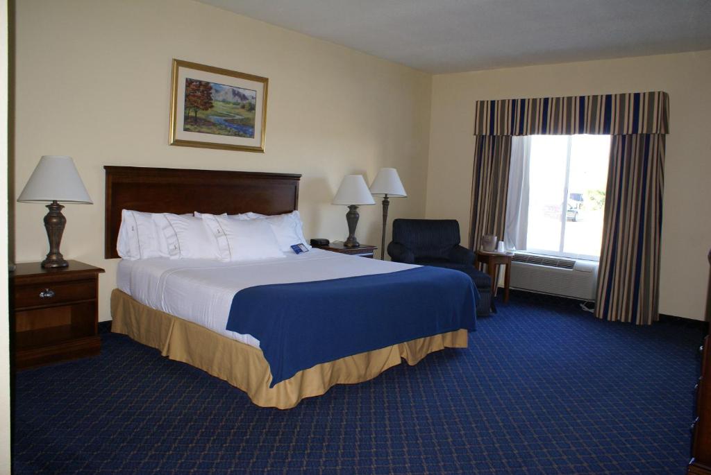 Holiday Inn Express Hotels & Suites Mountain Home an IHG Hotel - image 5