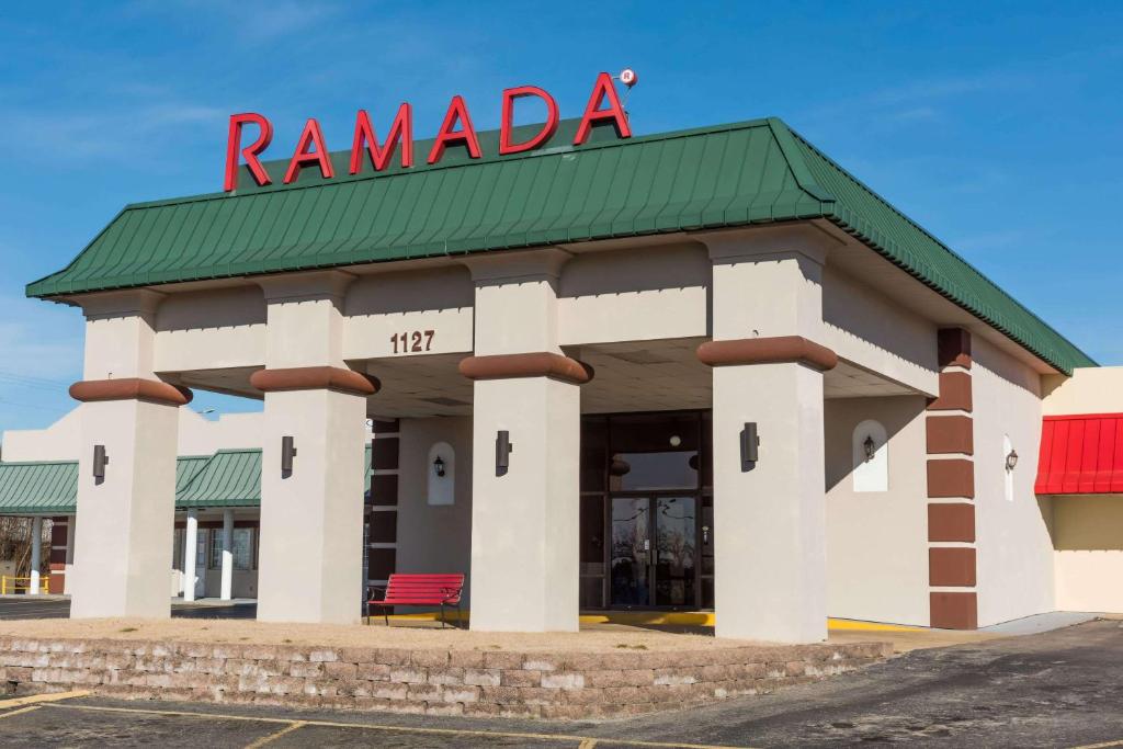 Ramada by Wyndham Mountain Home - main image