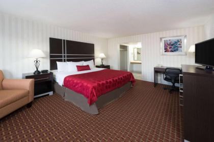 Ramada by Wyndham Mountain Home - image 3