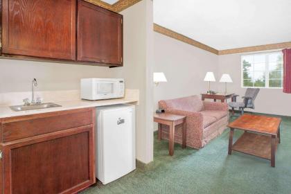 Days Inn by Wyndham Mountain Home - image 3