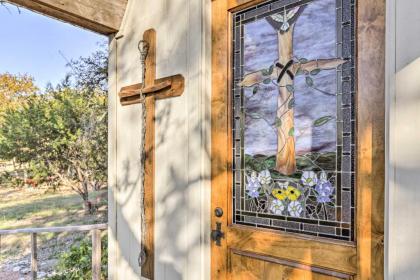 White Chapel Cozy Kerrville Cottage on 6 Acres! - image 6