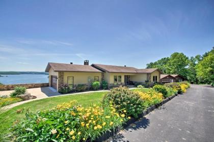 Lake Norfork Home with Waterview Patio and Balcony - image 11