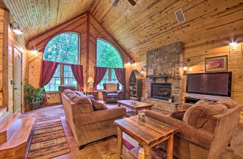 Spacious Family Home with Fire Pit on Norfork Lake! - main image