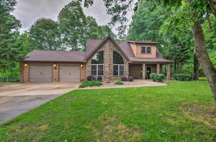 Spacious Family Home with Fire Pit on Norfork Lake! - image 2