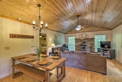 Creekside Hideaway Home with Fire Pit and Creek Access! - image 11