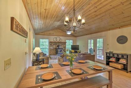 Creekside Hideaway Home with Fire Pit and Creek Access! - image 4