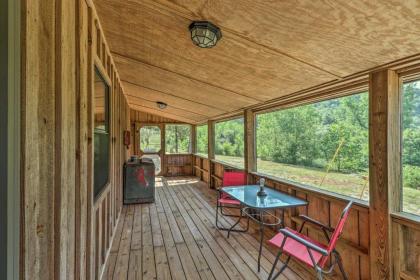 Rustic Mtn View Cabin - Walk to White River! - image 15